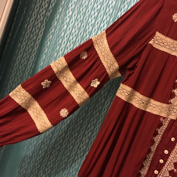Free People maroon peasant top with beige accent M - Picture 3 of 6